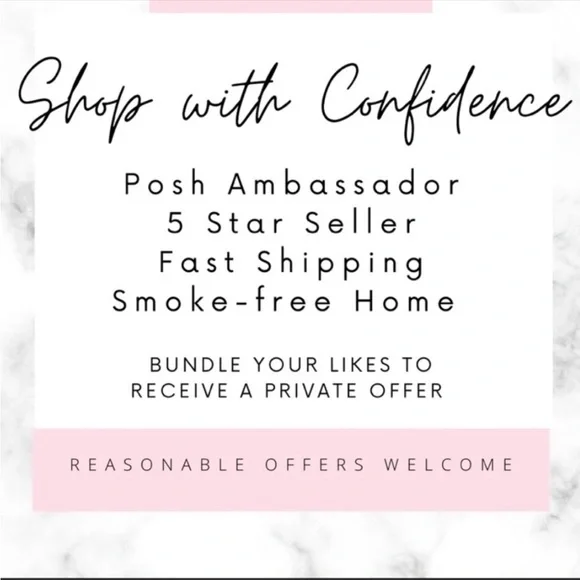 βοΈ3/$15 Old Navy Everywear Pink Coral Pineapple Print V-neck Tee Shirt, Size M - Picture 8 of 8